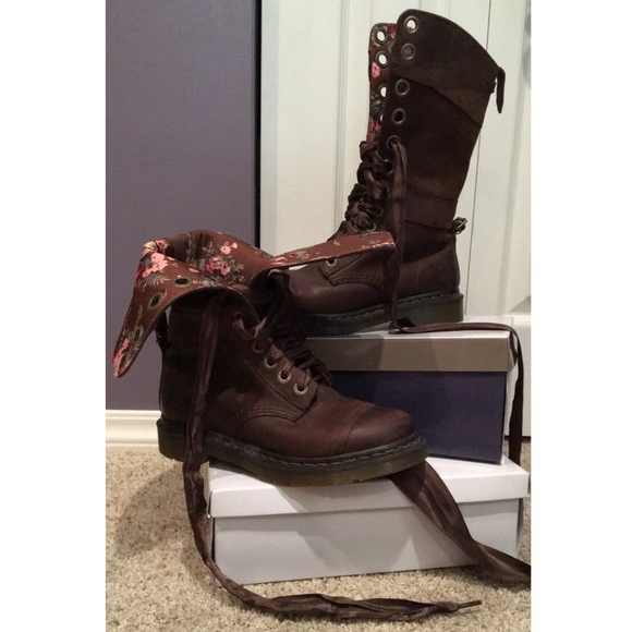 Dr. "AirWair" Martens Triumph 1914 lace-up boot - Picture 1 of 8